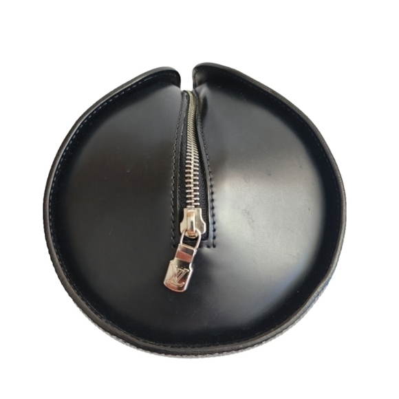 MI 1025 Authentic noir epi leather Louis Vuitton soufflot bag with pouch - Picture 8 of 12